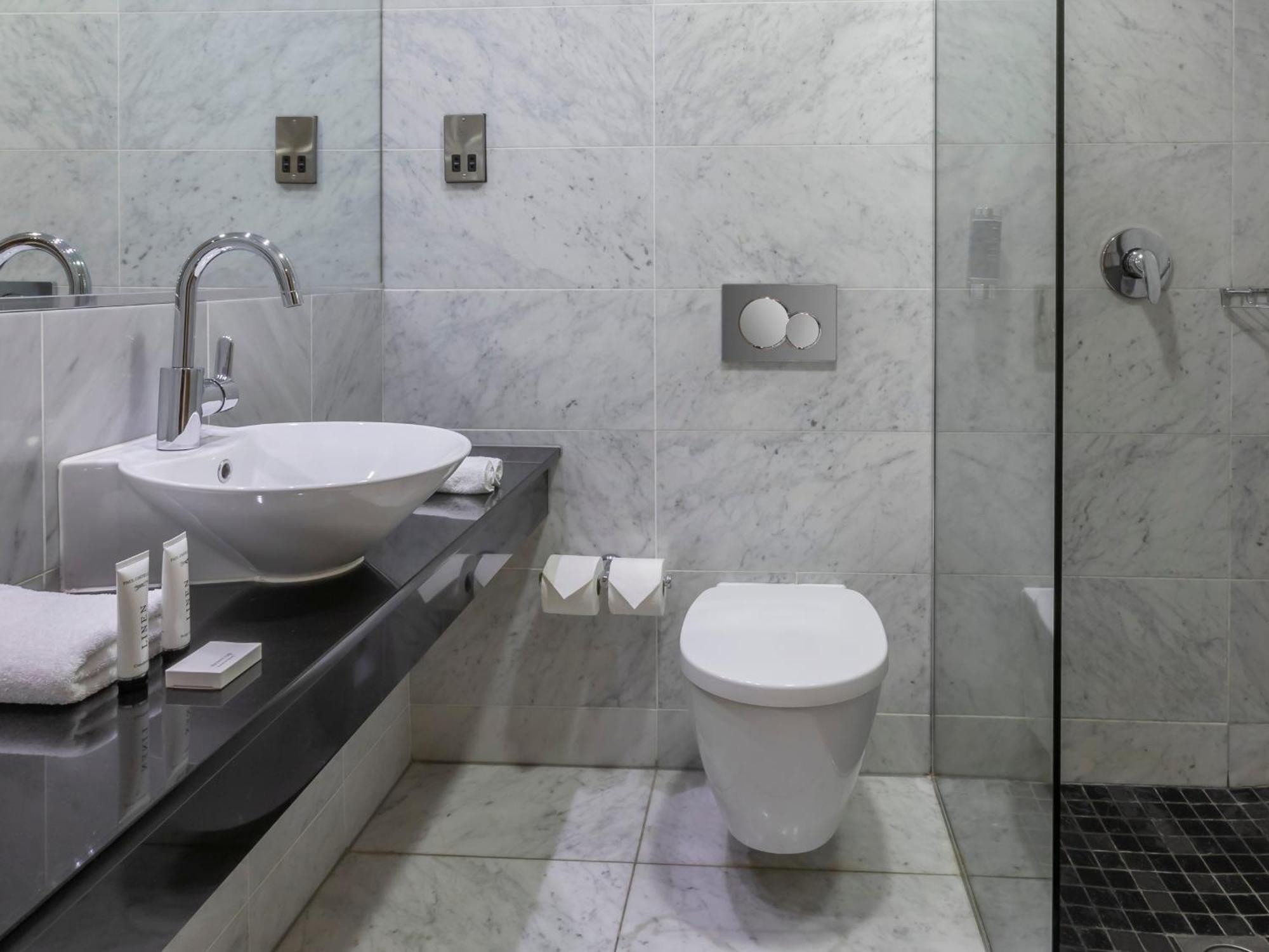 The Victoria Hotel Galway Esterno foto